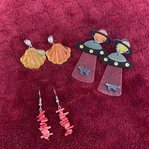 Earrings different colors